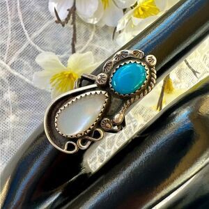 Vintage Turquoise & Mother of Pearl Ring